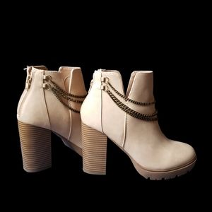 Boots 👢 size 7 1/2 Worn 1x